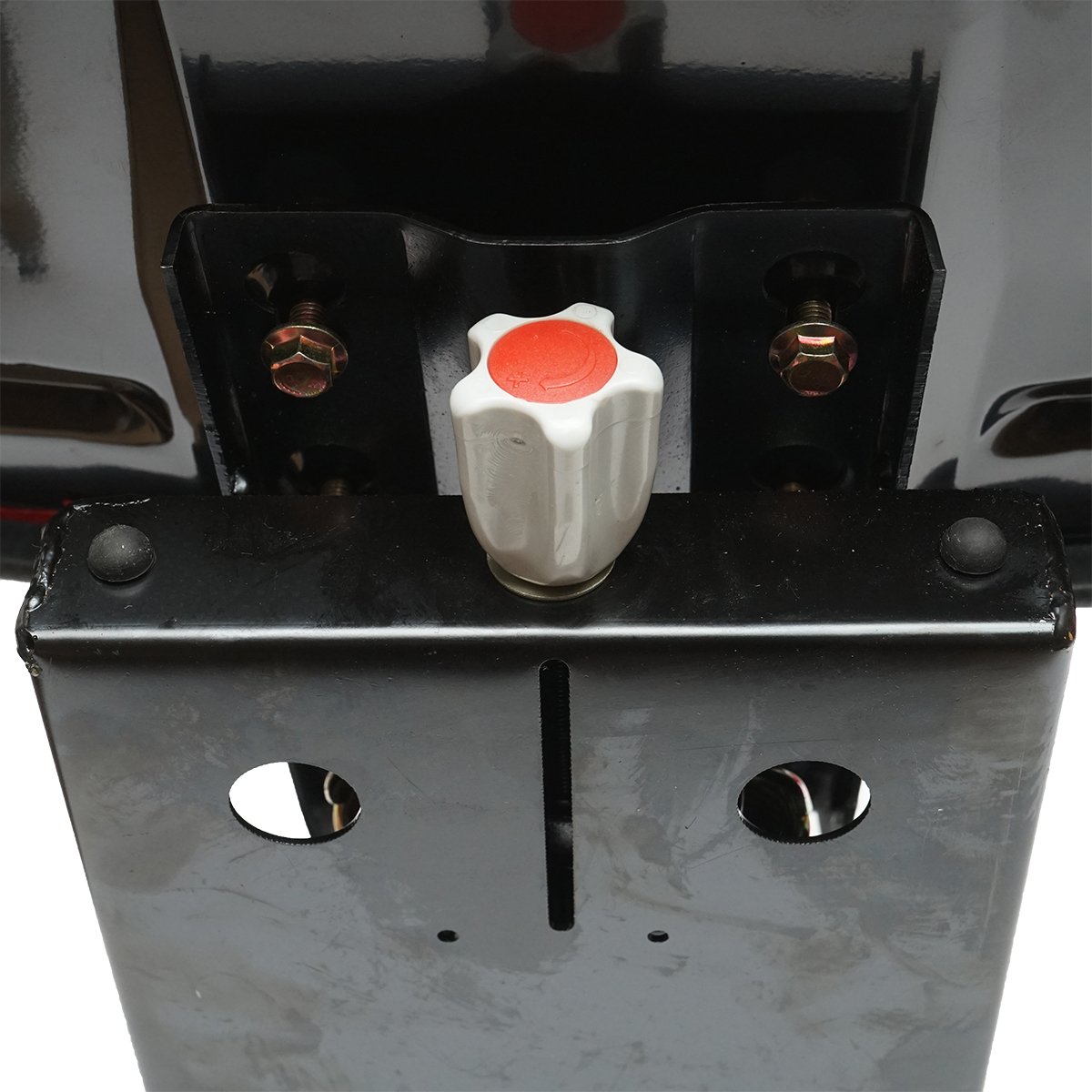 Scaun tractor rosu reglaj triplu cu amortizor UTB U-445 si U-650